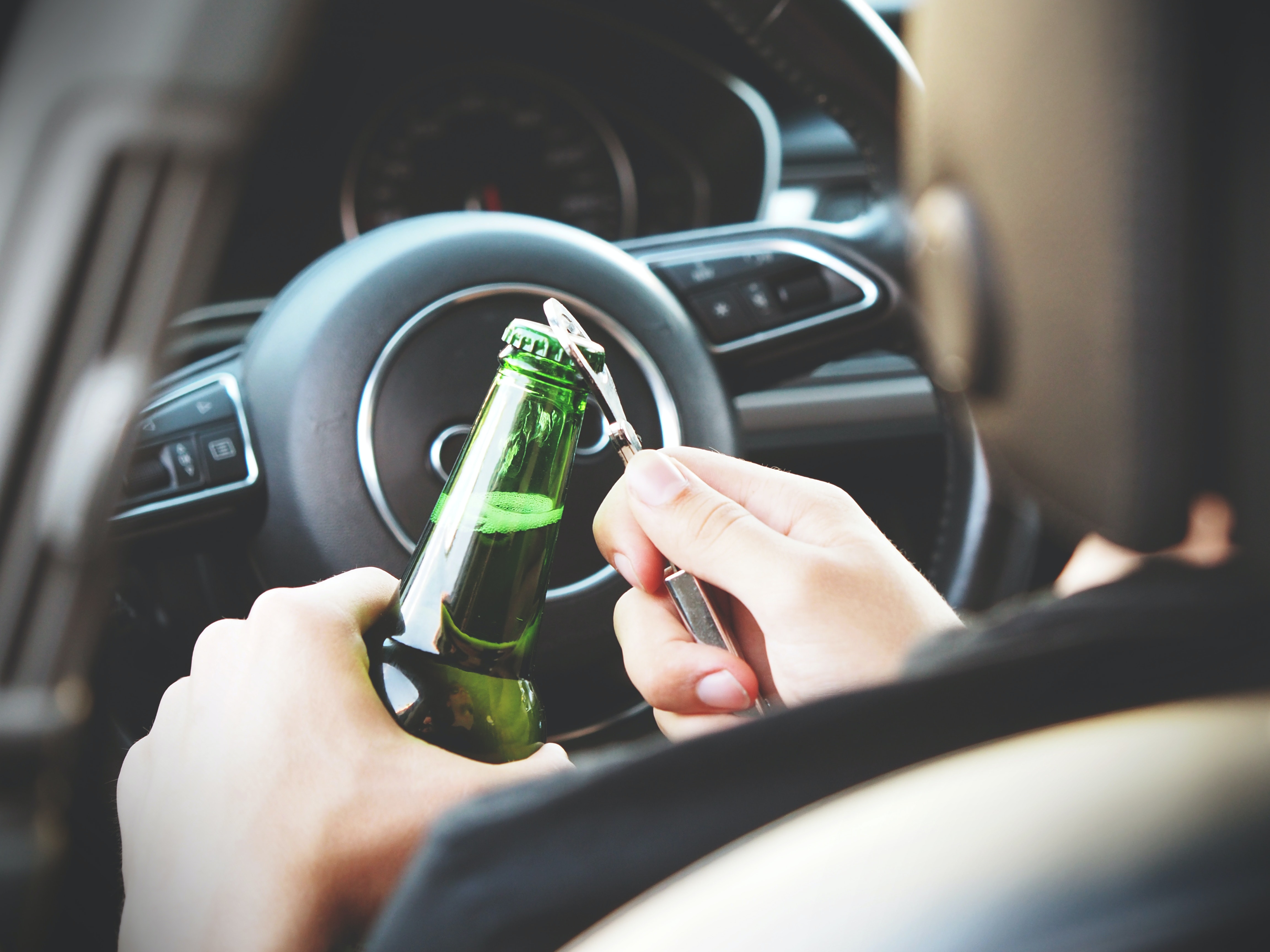 Alcohol drinken en rijden gaan niet samen